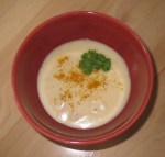 Kanakeitto sitruunaruohon ja inkiväärin kera