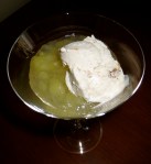 Rommirusina pelastaa omenan.